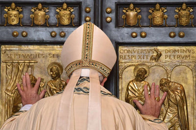 Papa Francesco: il pastore della speranza, la voce dei dimenticati.