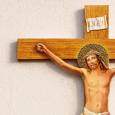 Crocifisso in legno chiaro | Gesù Cristo